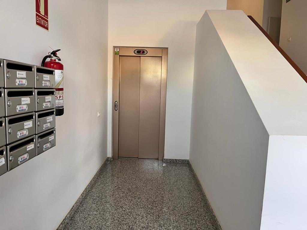 Melo Home Vecindario-Near Airport-Elevator-Garage Sardina Kültér fotó